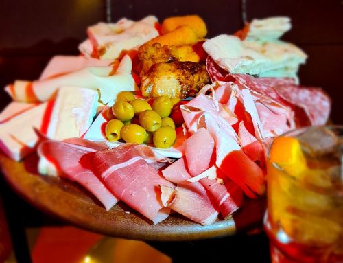 Offerta imperdibile: aperitivo con drink e tagliere a soli 8 euro!